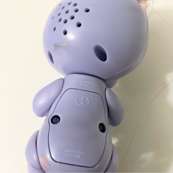 WowWee Fingerlings Alika Interactive Unicorn Toy - Picture 11 of 11